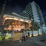 Apartamento De 2 Quartos Na Beira Mar Com Todos Os Quartos Com Vista Mar